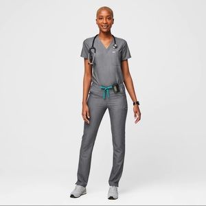 FIGS Graphite scrub set XXS Catarina Scrub Top, Yola Skinny Scrub Pants XXSP